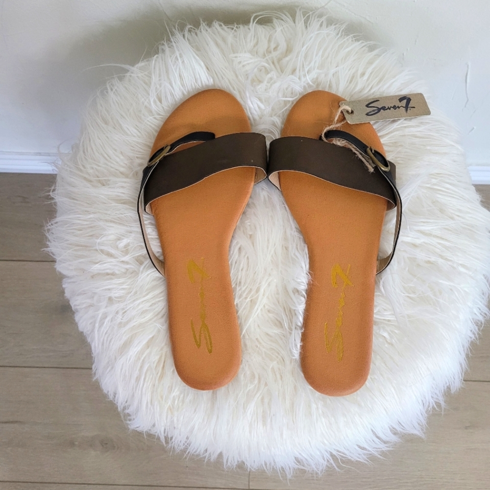 Slippers - Picture 3 of 4